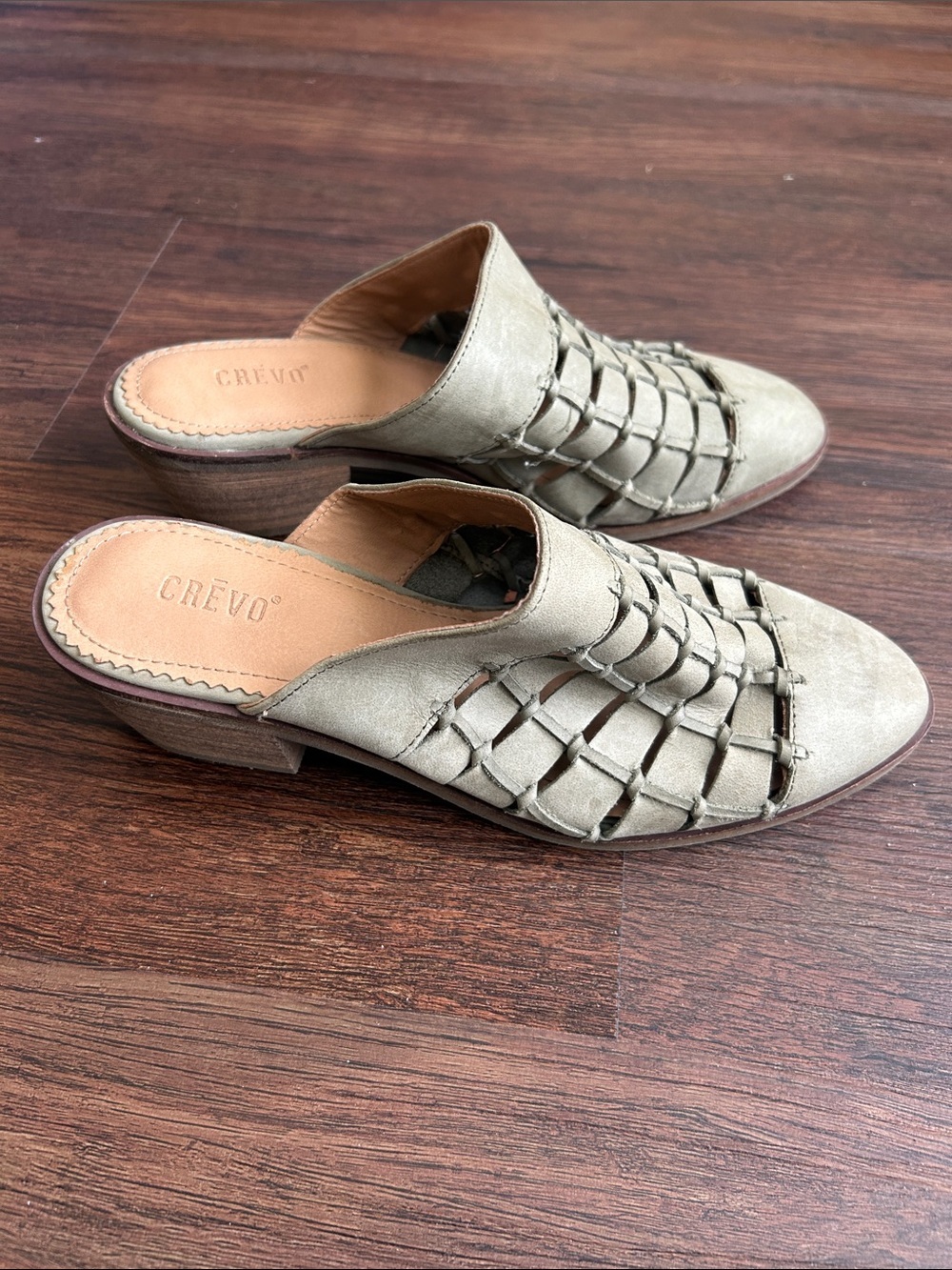 Crevo Luella woven leather mule sandals-sage green, size 8 - Picture 3 of 6